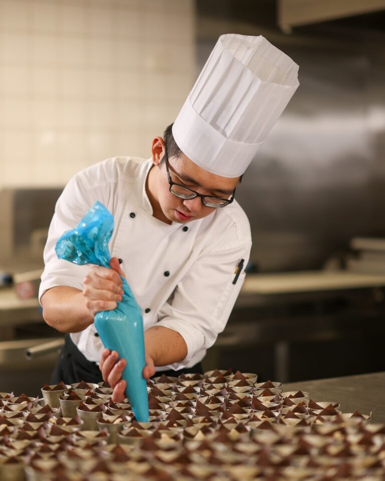 Expertise, in its element 🧑🍳
#SeasonedbyQLD #PastryChef Expertise, in its element 🧑🍳
#SeasonedbyQLD #PastryChef