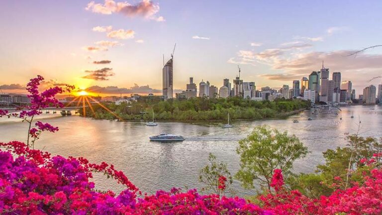View of city and river from Kangaroo Point cliffs
