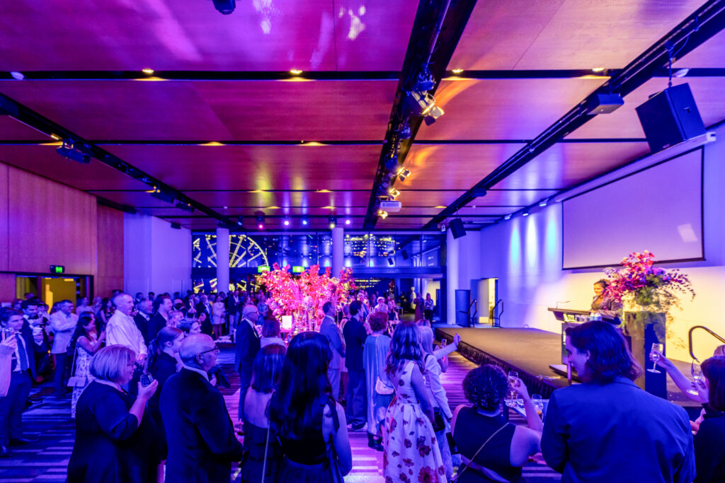 Sky Room & Terrace-cocktail set with stage